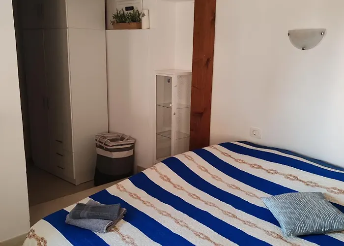 Apartment Manuiris
